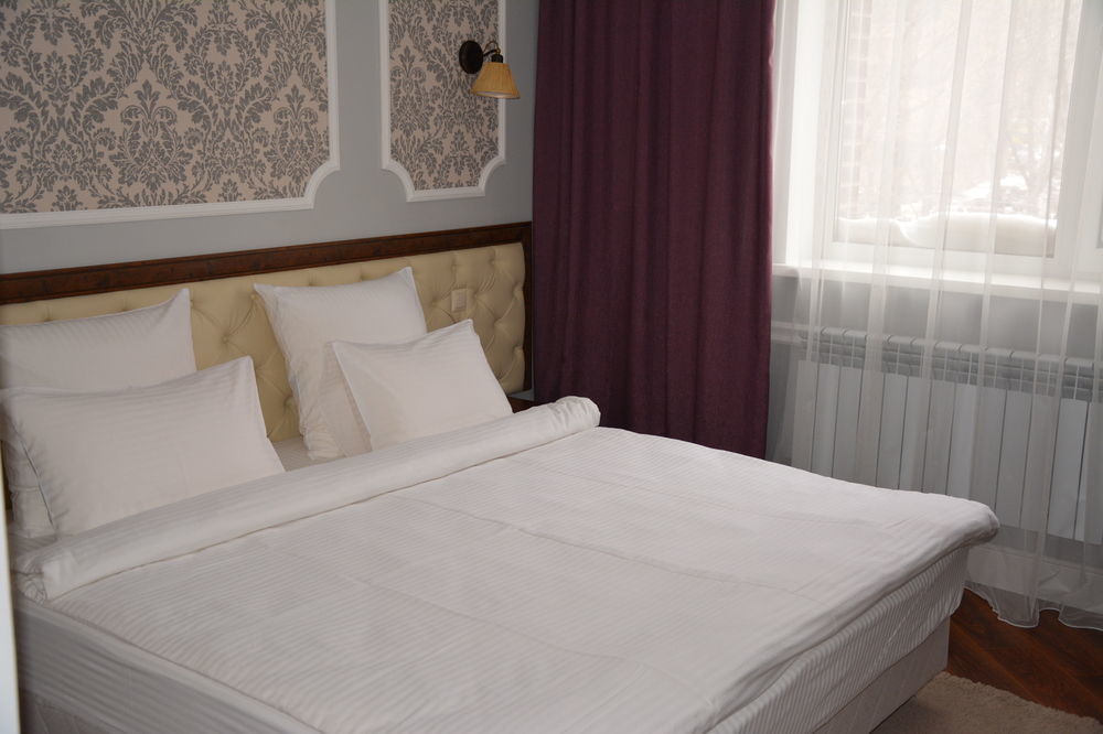 Brown Hotel Astana Buitenkant foto