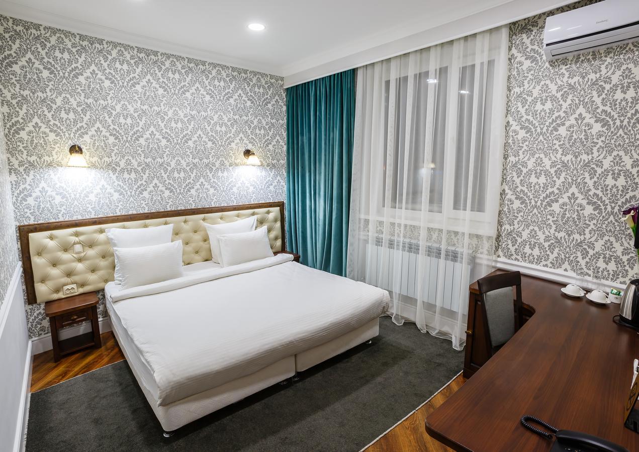 Brown Hotel Astana Buitenkant foto